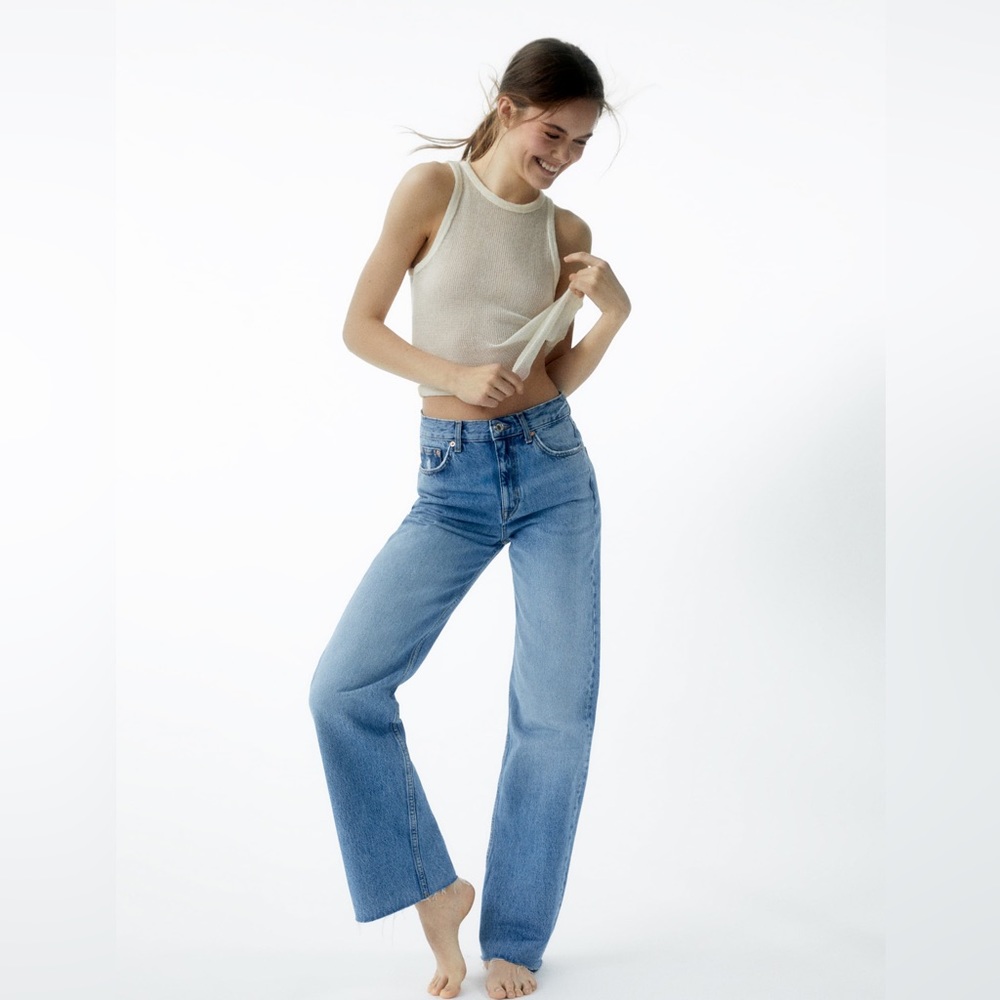 Pull&Bear Straight Leg High Rise Jean Size 4